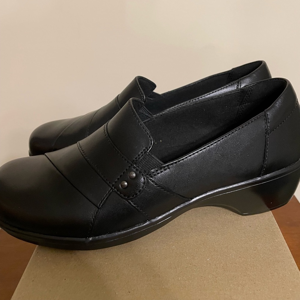 Clarks May Marigold Black Size 8W - New With Box